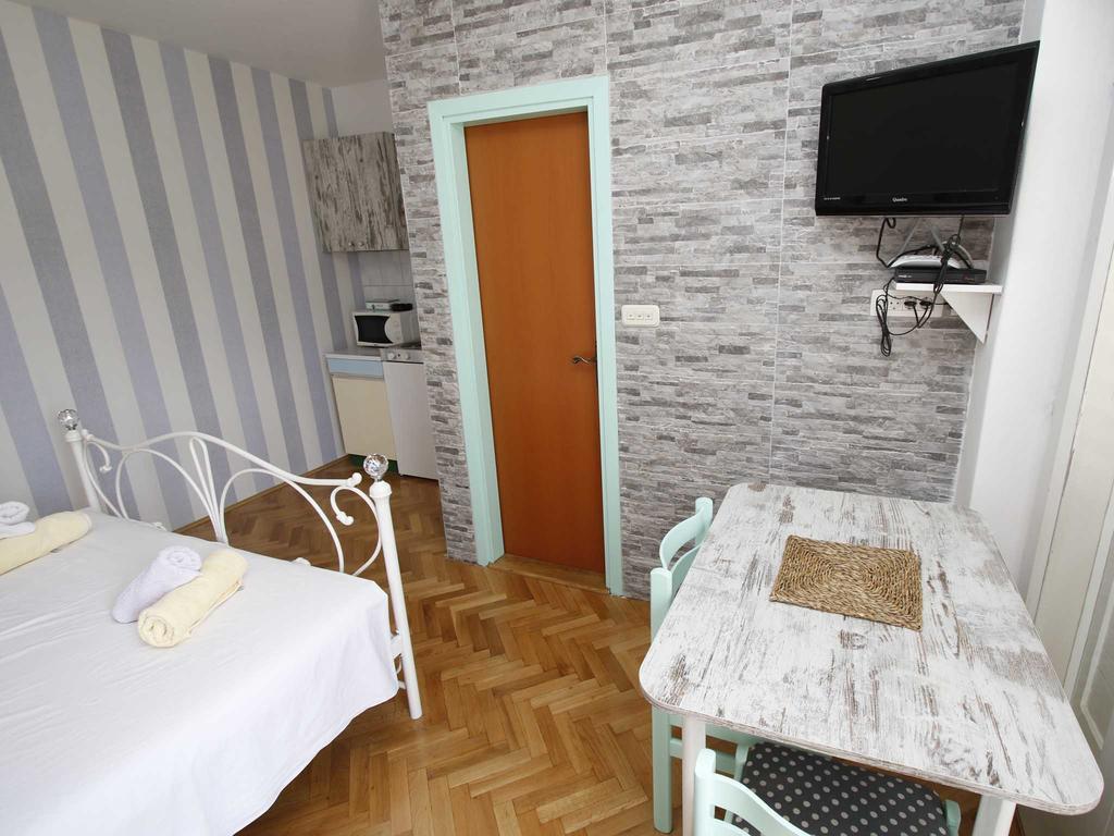 Apartments Srdjan Makarska Buitenkant foto