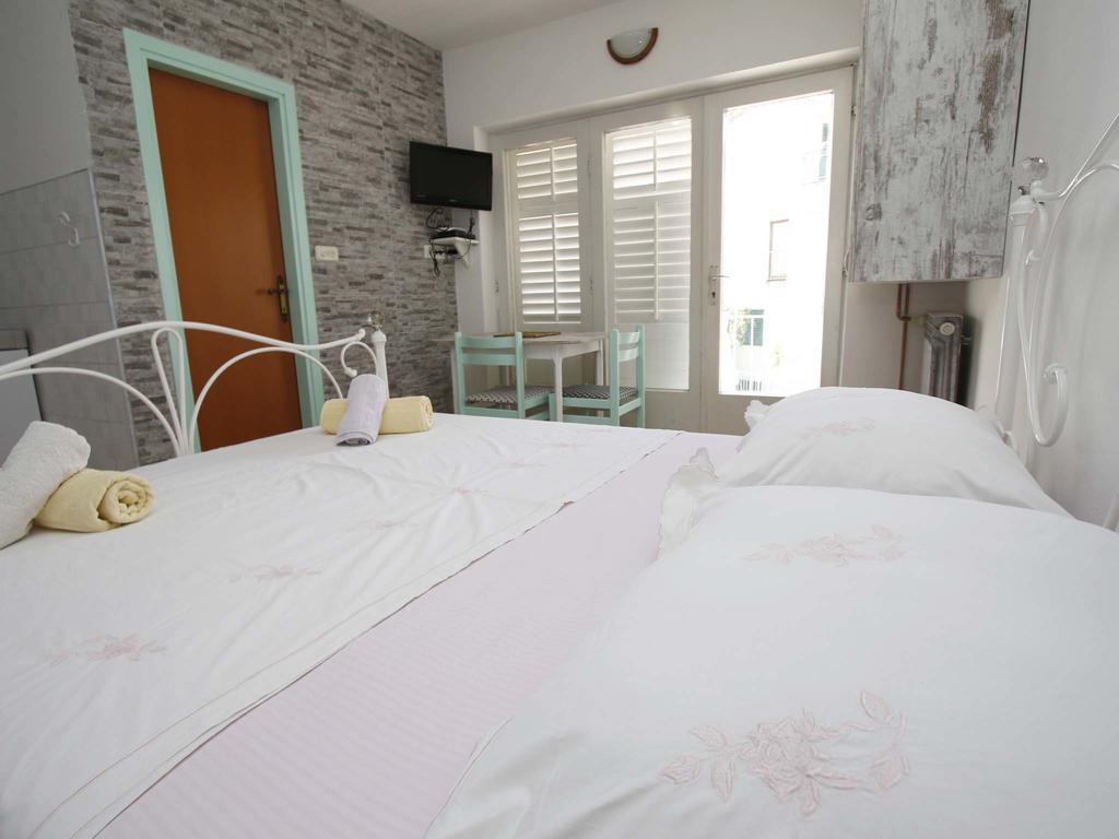 Apartments Srdjan Makarska Buitenkant foto